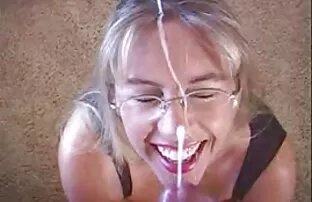 XXX Puta peliculas de porno en español latino asiática cachonda se folla el coño mojado