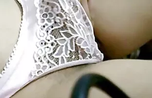XXX Peluquero es castigado por arruinar el peliculas porno gratis en español latino cabello de dominatrixs