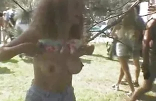 XXX ¡Gran cabeza roja que da! videos porno en audio latino