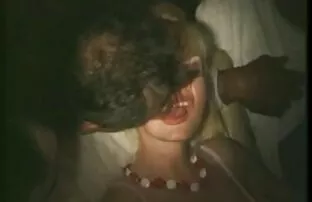 XXX Consolador de fútbol natural Readhead RIdes xxx latino en español