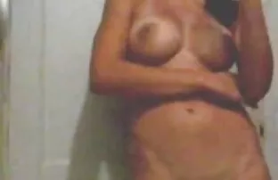 XXX Rubia caliente follada por hentay en audio latino un tío