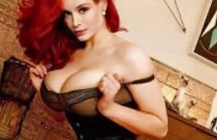 XXX Puta videos porno en audio español latino cachonda se frota el coño mientras le da la cabeza