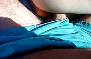 XXX Babe sexy de ver porno en español latino pelo de cuervo baila en la cámara
